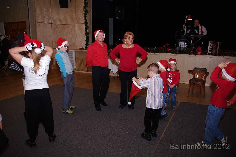 torokbalint_nyugdijasklub_mikulas_2012_002.jpg