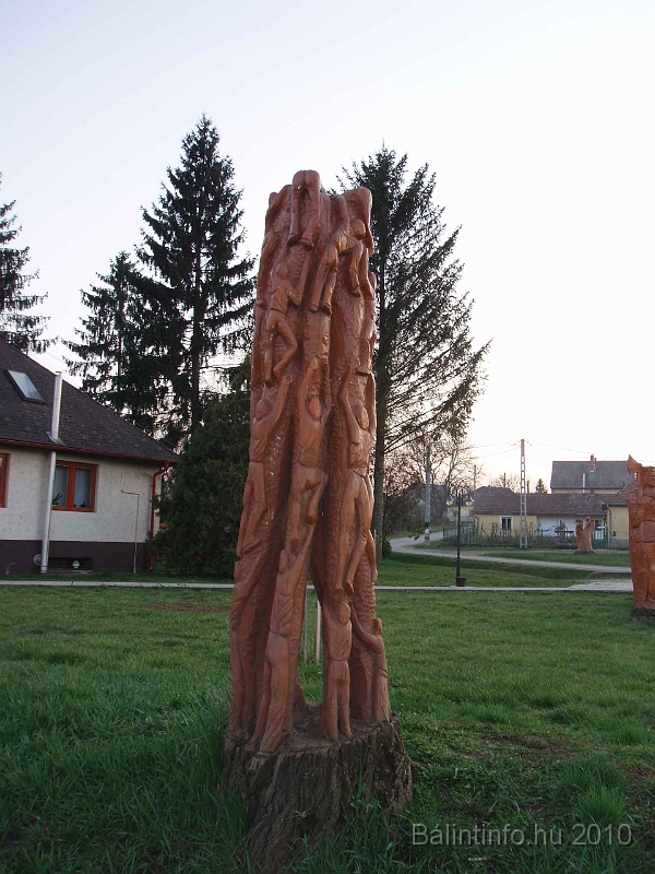 puspokhatvan_faszobrok_2010_021.jpg