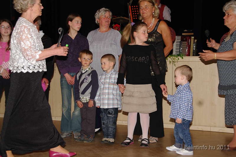 torokbalint_nyugdijasklub_anyaknapja_2011_011.jpg