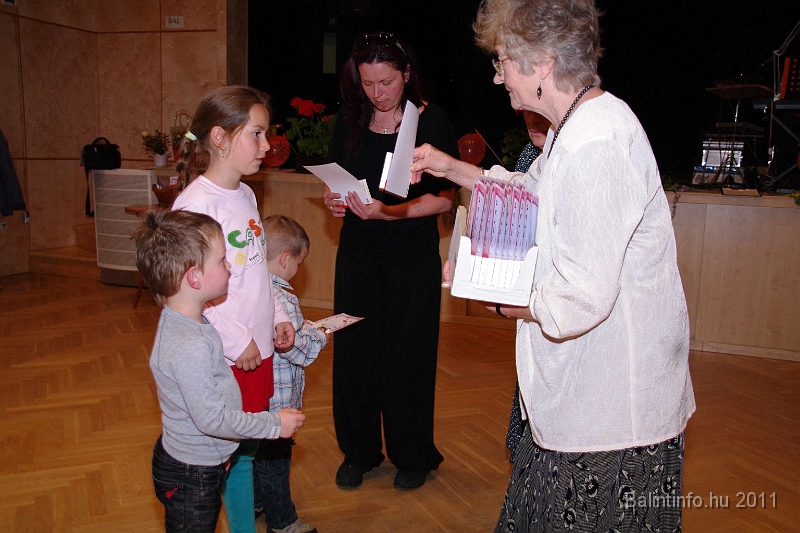 torokbalint_nyugdijasklub_anyaknapja_2011_029.jpg