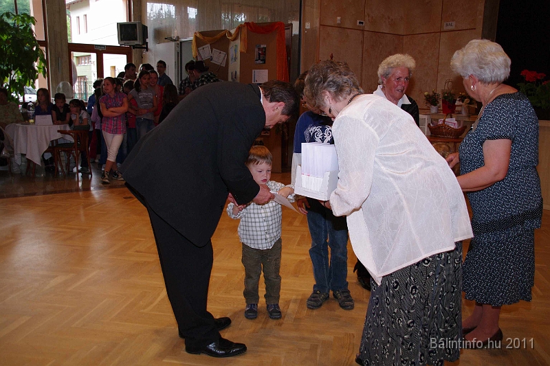 torokbalint_nyugdijasklub_anyaknapja_2011_031.jpg