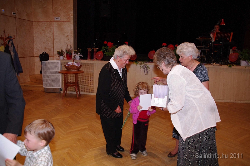 torokbalint_nyugdijasklub_anyaknapja_2011_032.jpg