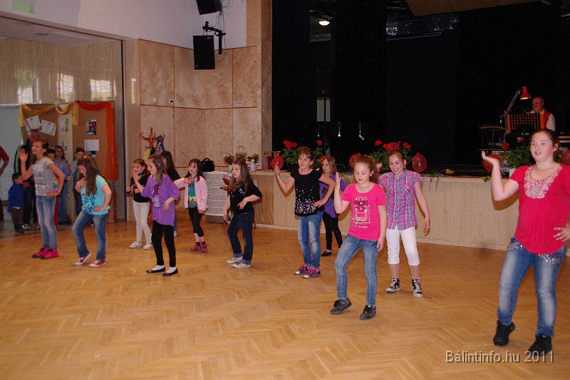 torokbalint_nyugdijasklub_anyaknapja_2011_045.jpg