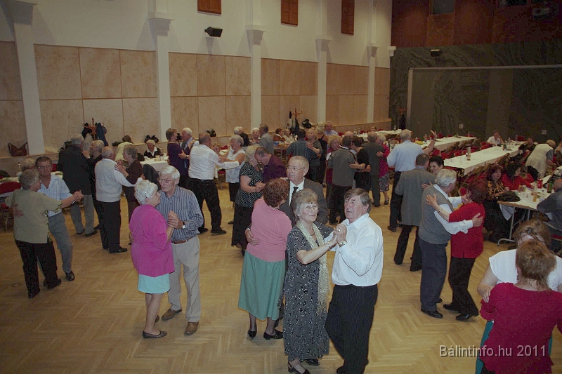 torokbalint_nyugdijasklub_anyaknapja_2011_081.jpg