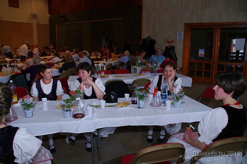 locsolobal_torokbalint_2012_038.jpg