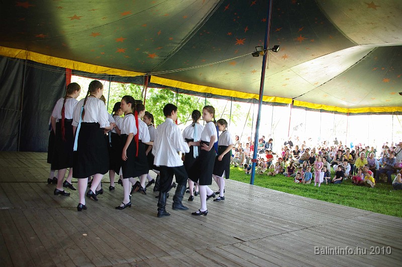 varosi_majalis_fellepok_2010_088.jpg