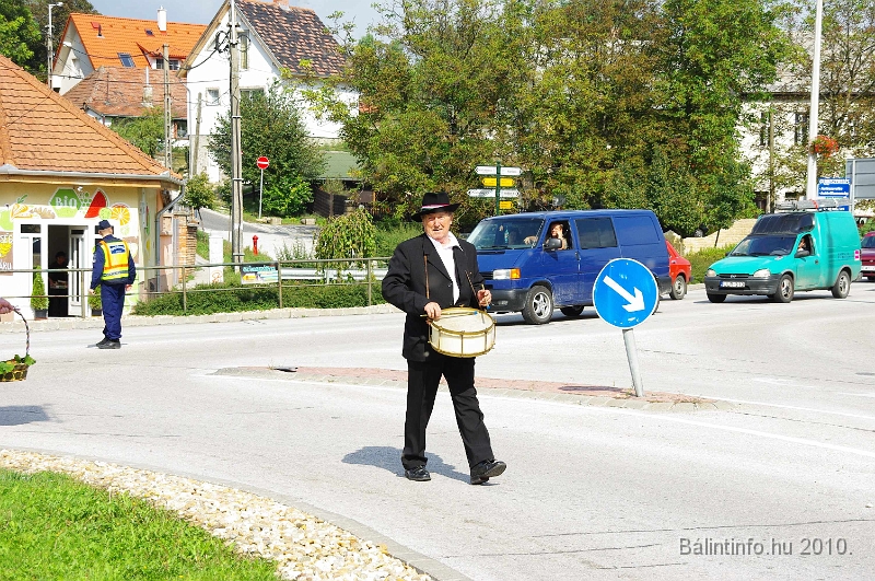 szureti_felvonulas_2010_030.jpg
