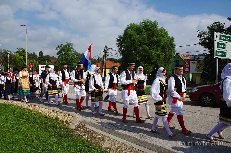 szureti_felvonulas_2010_041.jpg