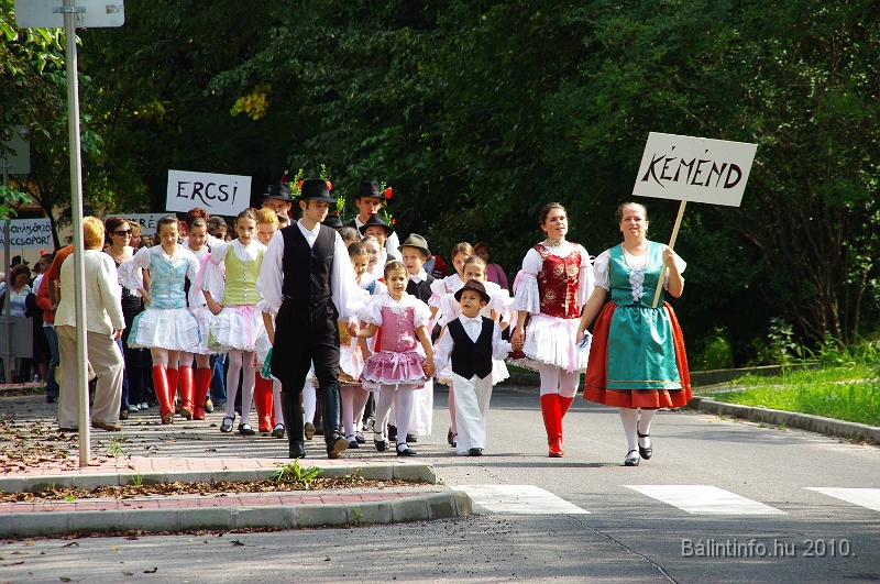 szureti_felvonulas_2010_052.jpg