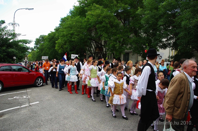 szureti_felvonulas_2010_149.jpg