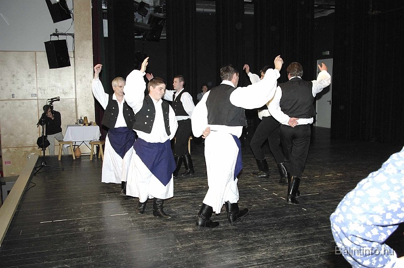 hagyomanyorzo_bal_2009_004.jpg