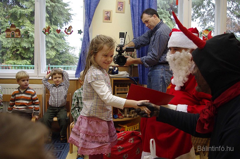 mikulas_csupasziv_2008_104.jpg