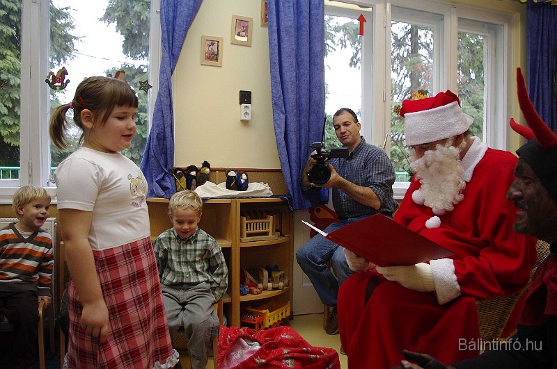 mikulas_csupasziv_2008_119.jpg