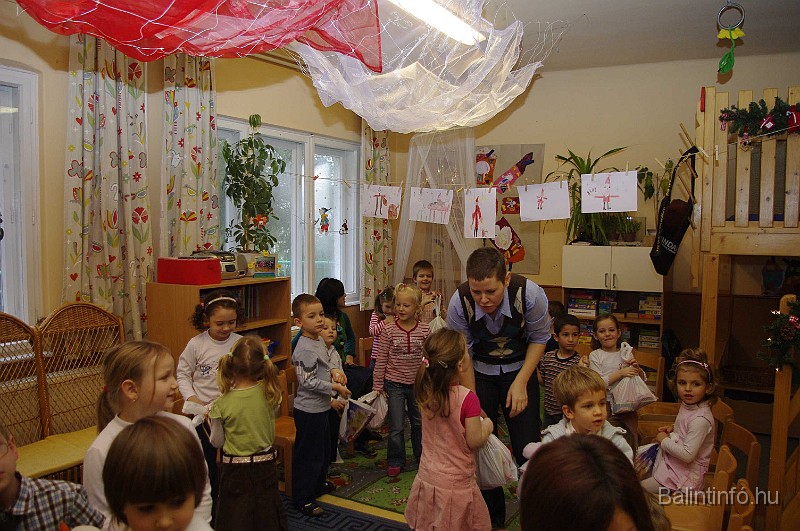 mikulas_csupasziv_2008_279.jpg
