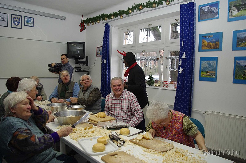 mikulas_csupasziv_2008_280.jpg