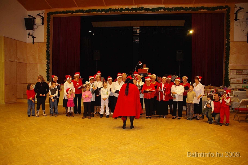 torokbalint_nyugdijasmikulas_2009_019.jpg