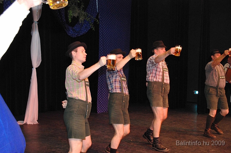 szuretibal_2009_150.jpg