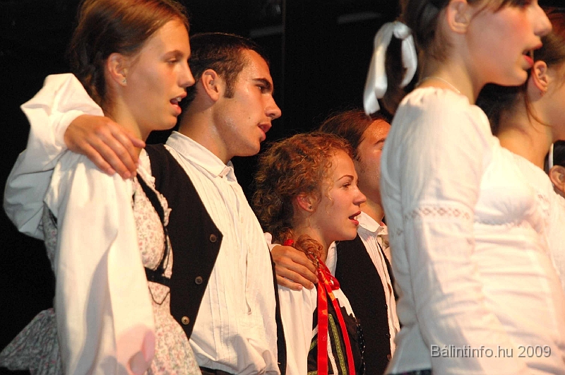 szuretibal_2009_185.jpg